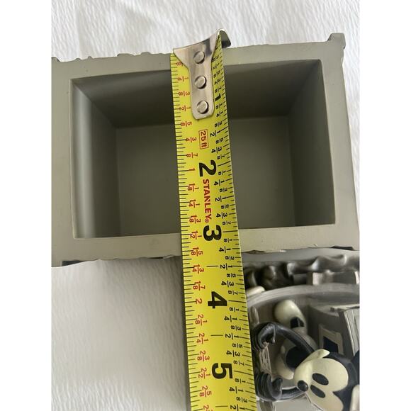 Steamboat Willie Disney Showcase Collection Mickey Mouse Figure Box - Picture 4 of 5